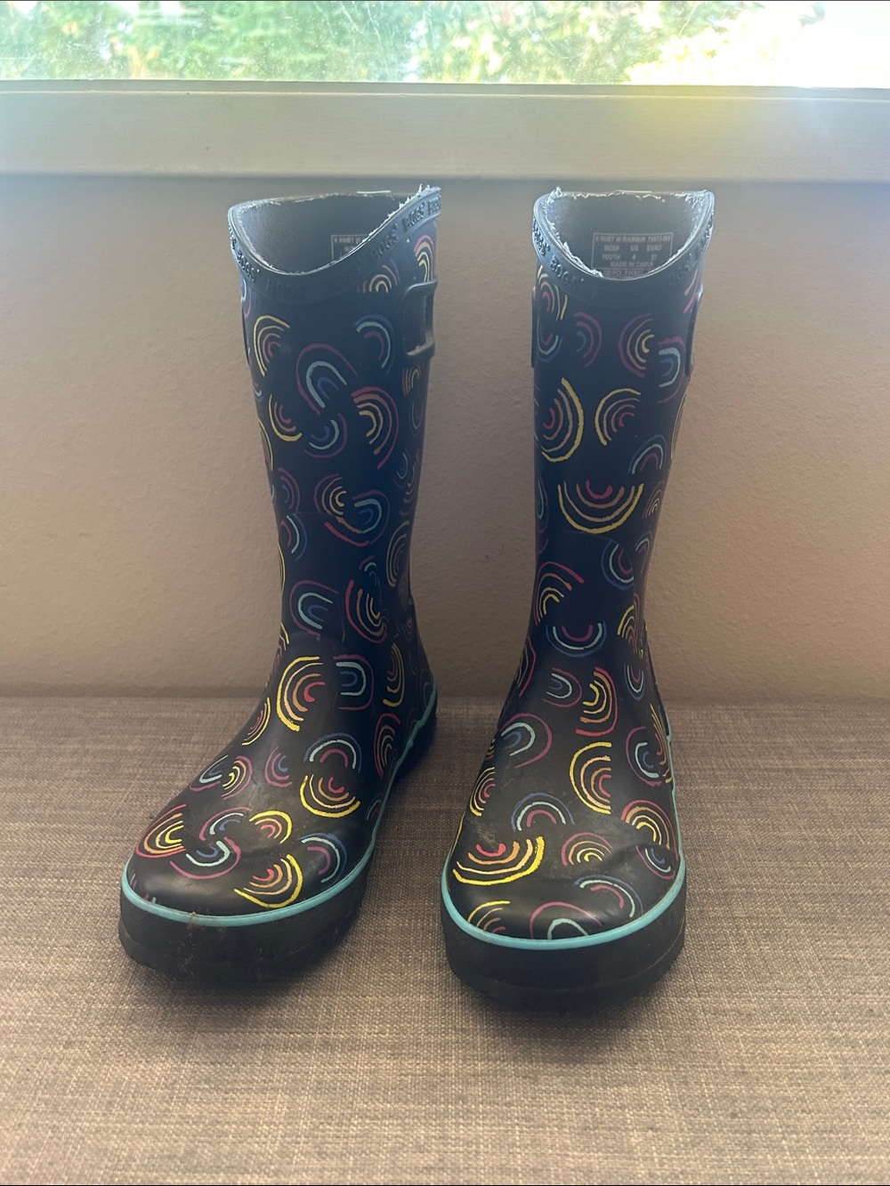 BOGS Kids size 4 Black Rainbow-Print Rain Boots
